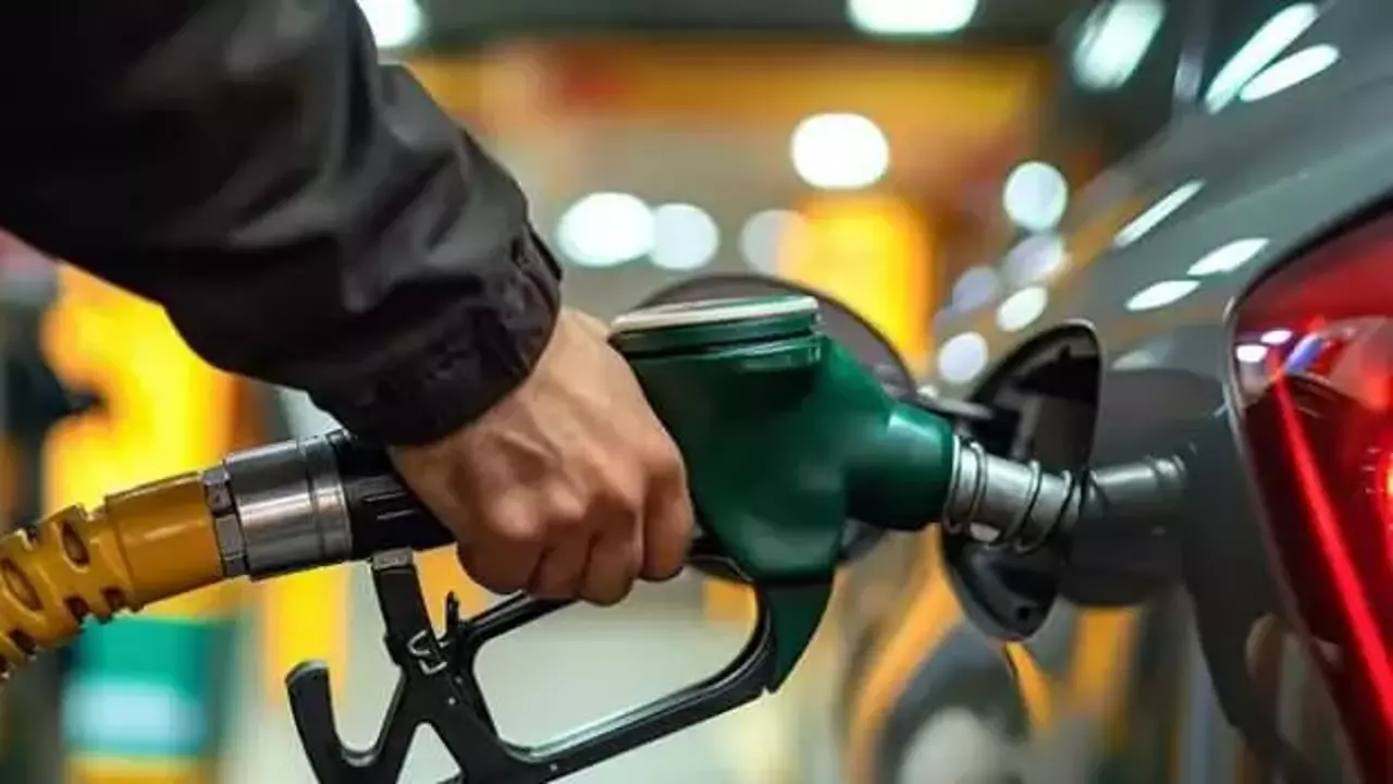 3-4 Eylül Akaryakıt Fiyatları: Benzine ve Motorine Zam Var mı?