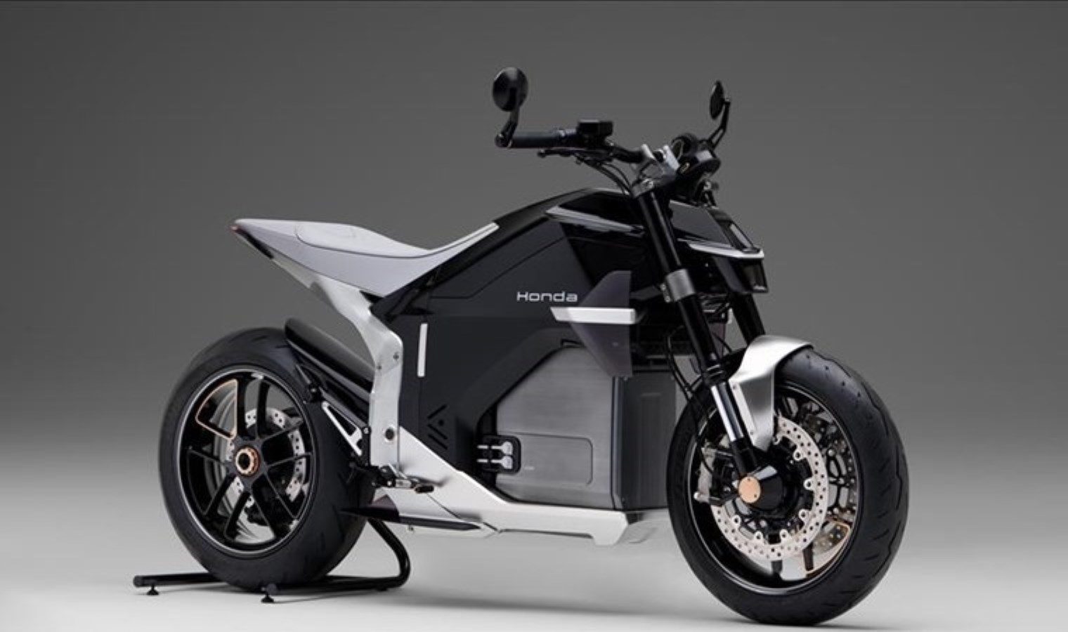 Honda, EICMA 2024’te Elektrikli Modellerini Tanıttı: Yeni Vizyon ve Teknolojiler Göz Dolduruyor