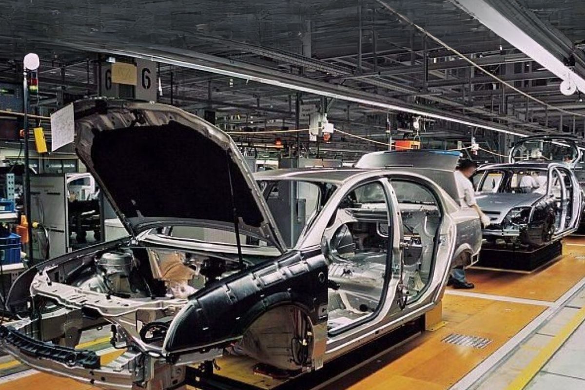Otomotiv Sanayii Üretimi ve İhracatı 2024’ün İlk 10 Ayında Geriledi, Ancak Toplam İhracat Yükseldi