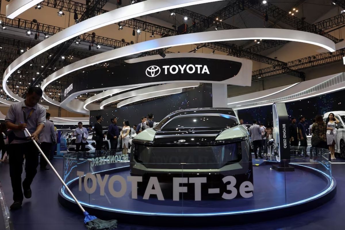 Toyota, Kasım Ayında Üretimde Düşüş Yaşasa da Satışlarda Rekor Kırdı