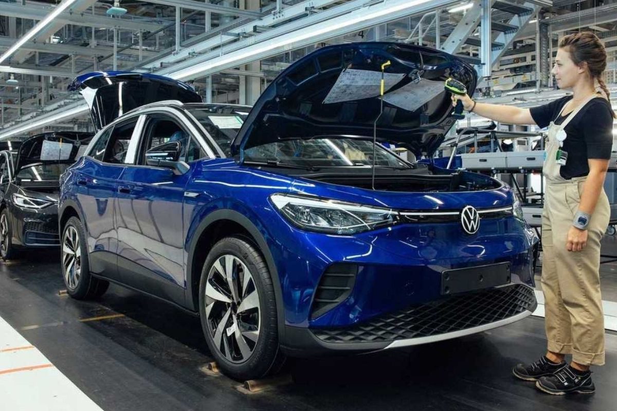 Volkswagen Yönetici Kesintileri ve Sendika Talepleriyle Zorlu Dönem