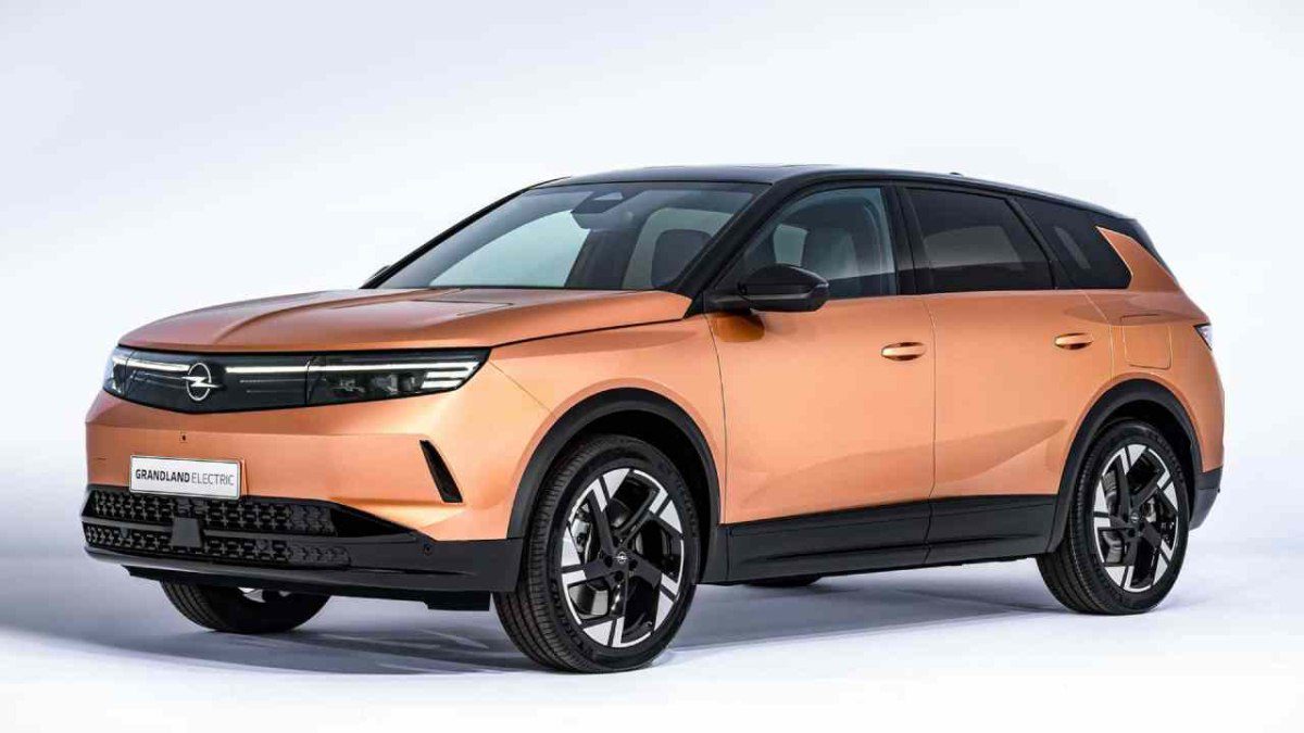 Opel Yeni Grandland’ı Türkiye’ye Sundu: Elektrikli ve Hibrit Seçeneklerle Güçlü Performans
