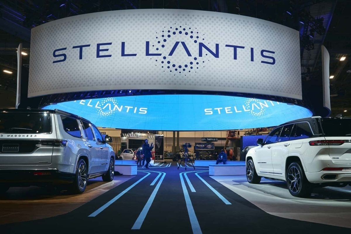 TOFAŞ’ın Stellantis Otomotiv Satın Alım Süreci ve Stellantis’in İtalya’daki Düşüşü