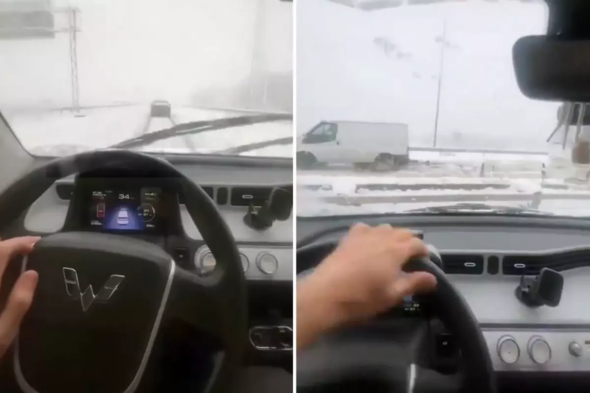 Otomobil Haberleri: Aracını Öven Sürücü Kaygan Yolda Kontrolü Kaybetti