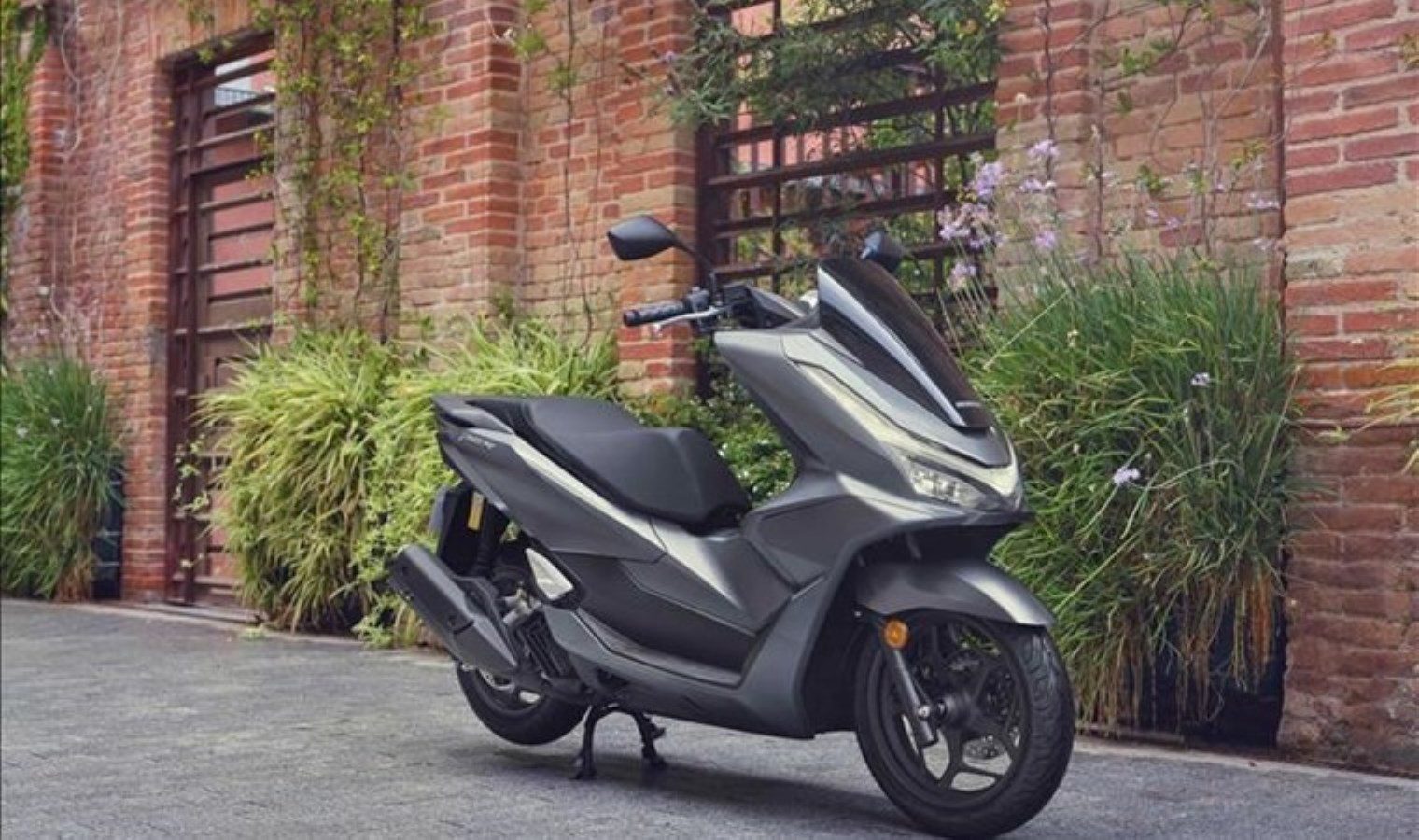 Honda, PCX125 Modelini DX Versiyonuyla Türkiye’de Fiyatı açıklandı