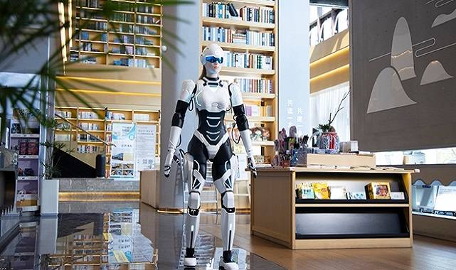 Çinli Chery'in akıllı robotu ''EV bakım'' işlerinde kullanılacak! -  OTOMOBİLLER - Tüketici TV