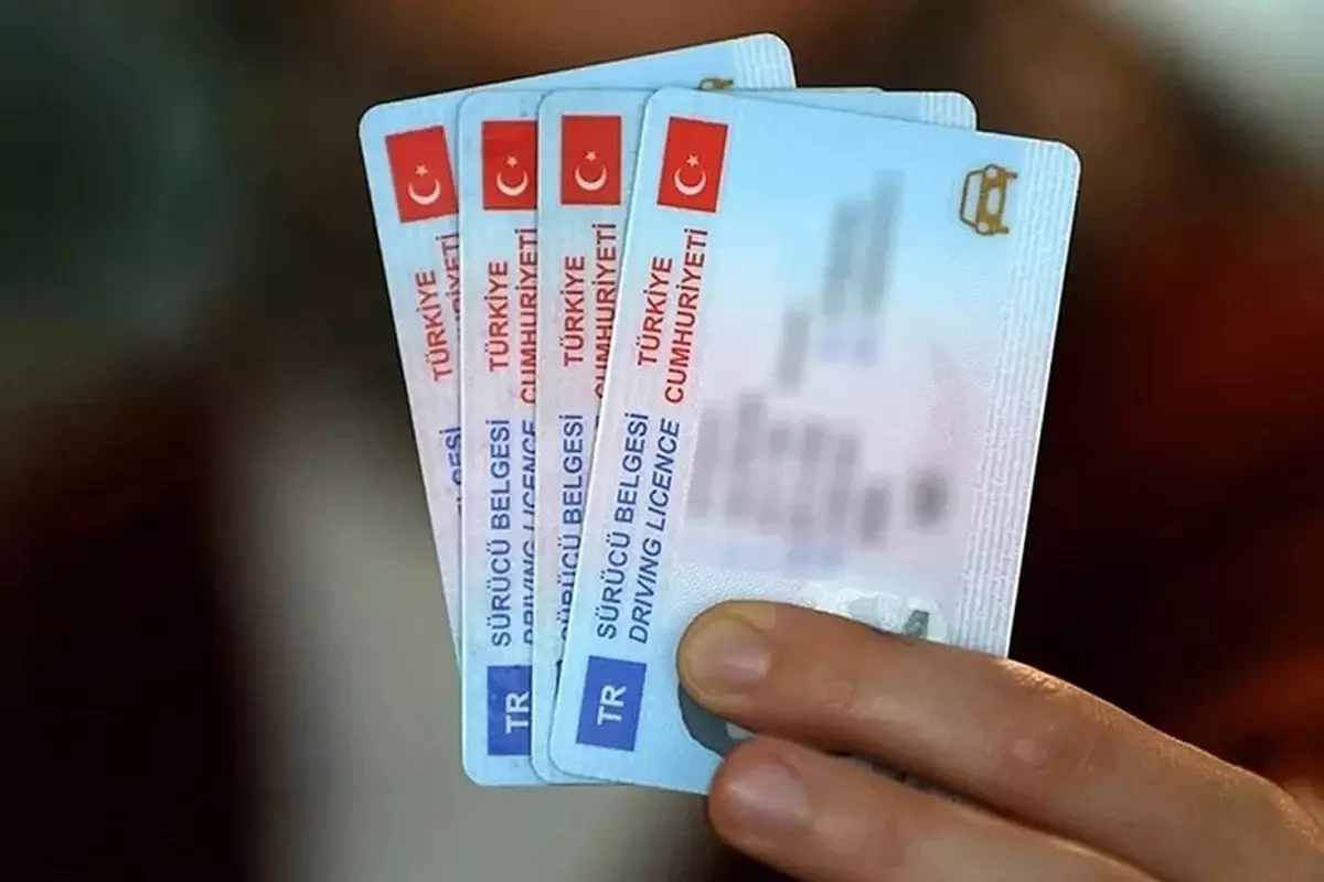 Eski Tip Sürücü Belgelerinin Geçerlilik Süresi  Sona Eriyor! İşte Tarih