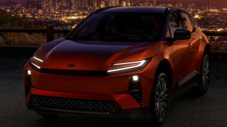 2026 Model Elektrikli Toyota C-HR ABD’de Tanıtıldı: Yeni Dönemin Habercisi mi?