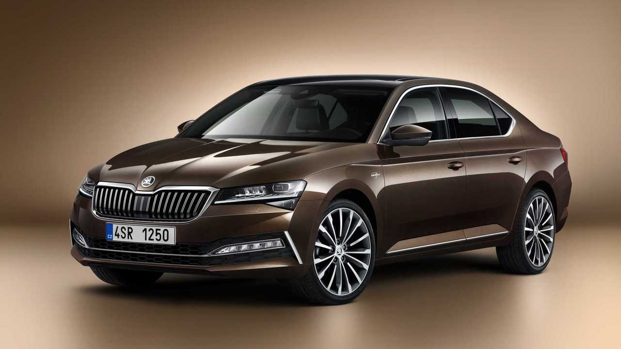 2019 Skoda Superb, makyajlı yüzü ve hibrit seçeneği ile tanıtıldı