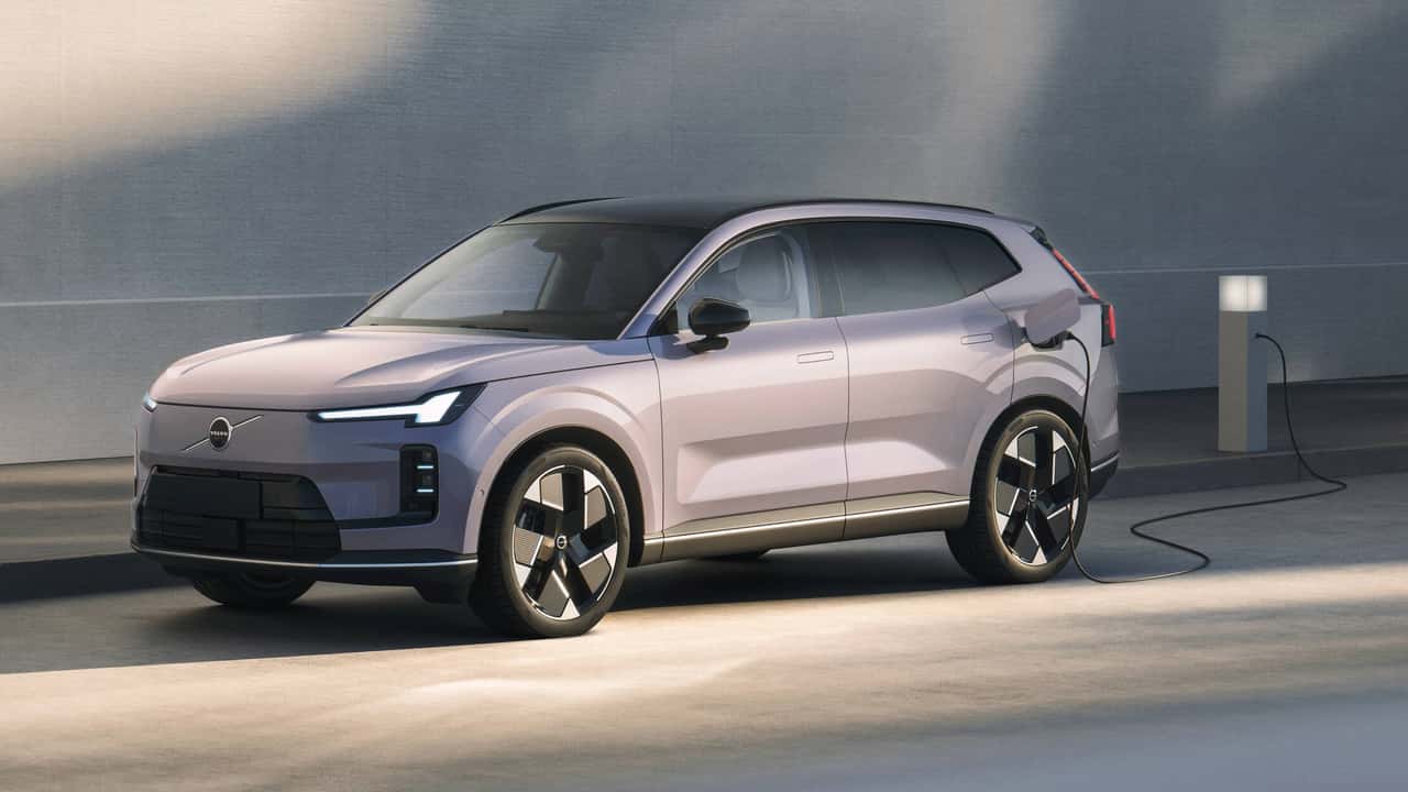 Volvo Debuts Long-Range Hybrid For China