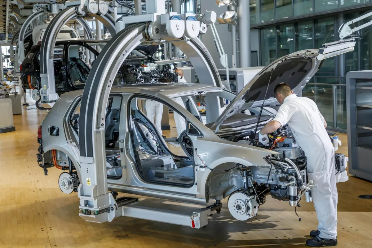 Yargıtay'dan emsal karar: Kaportasında leke bulunan sıfır kilometre otomobil  'gizli ayıplı' sayıldı, yenisiyle değişimine hükmedildi - Patronlar Dünyası