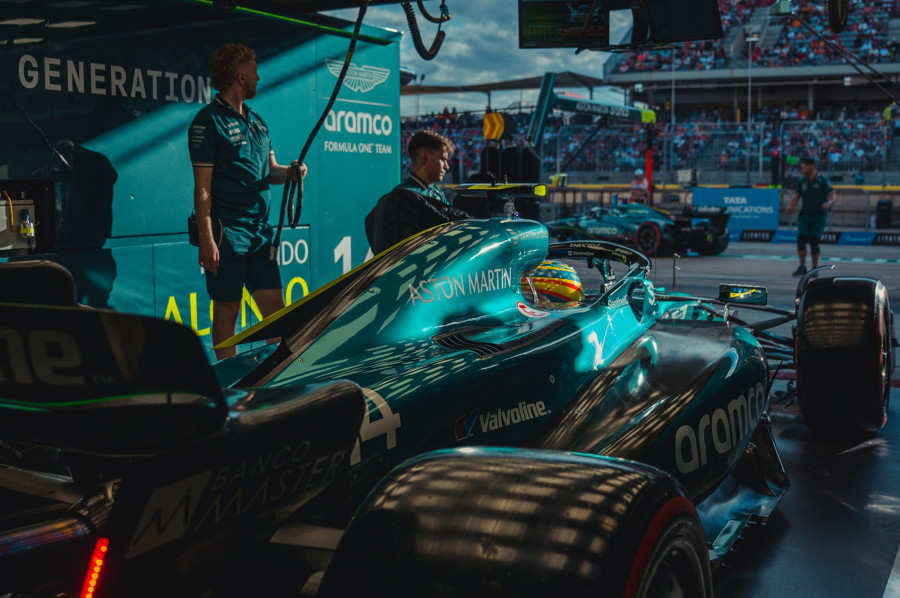 F1 - Aston Martin, neden 2023'te başarılı olduğu zemin tasarımından  vazgeçti?