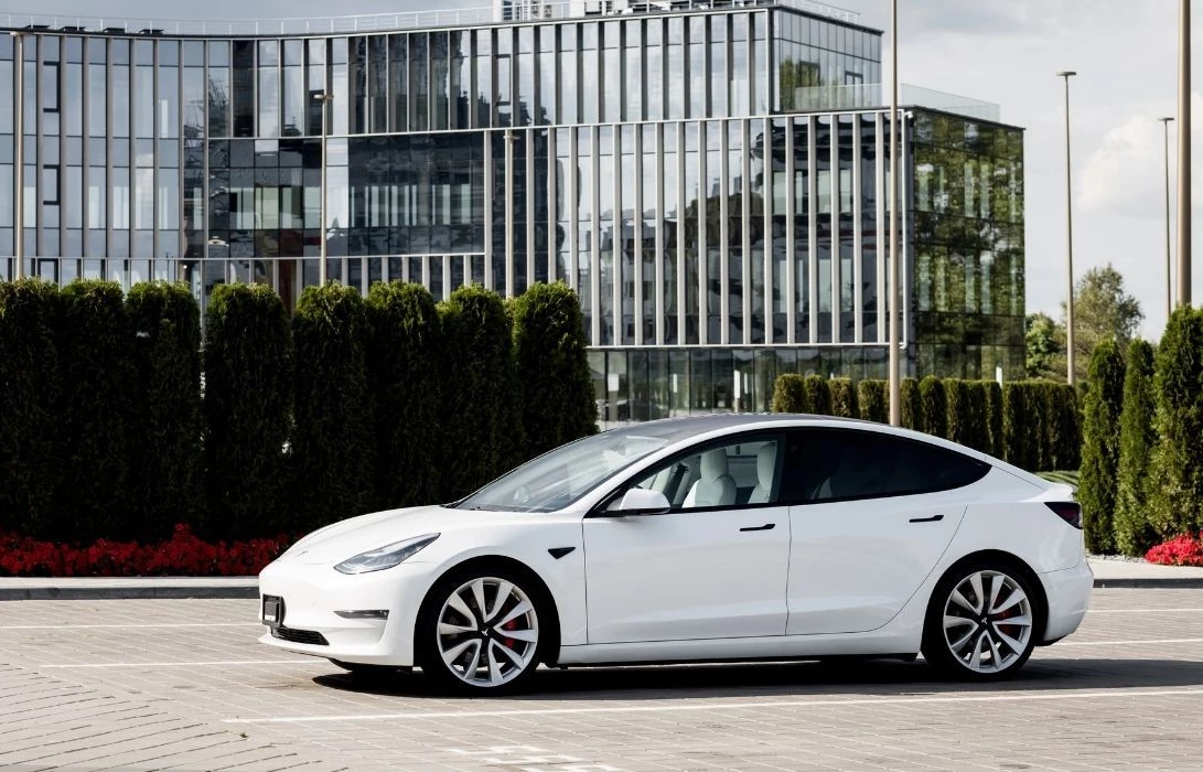 Tesla Araç Modelleri ve Menzil Seçenekleri