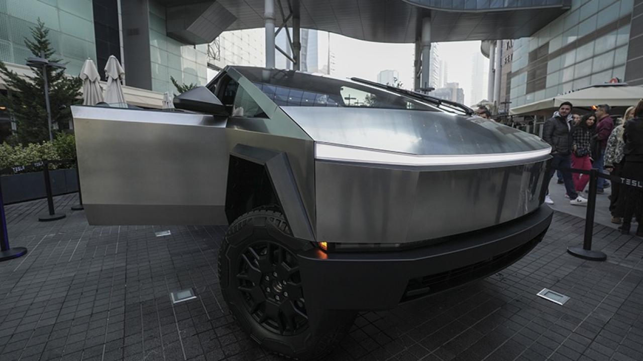 Cybertruck Fiyatı Yükseldi, Elon Musk’ın 2019 Sözünden 3 Kat Fazla!