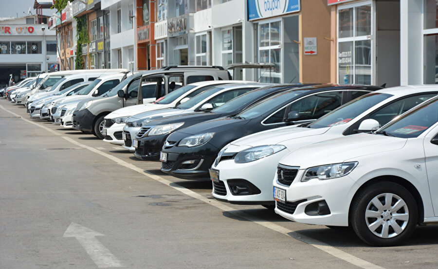 İkinci el araba satışlarında sert düşüşler: stokta kalma süresi uzadı, satış  hızı düştü