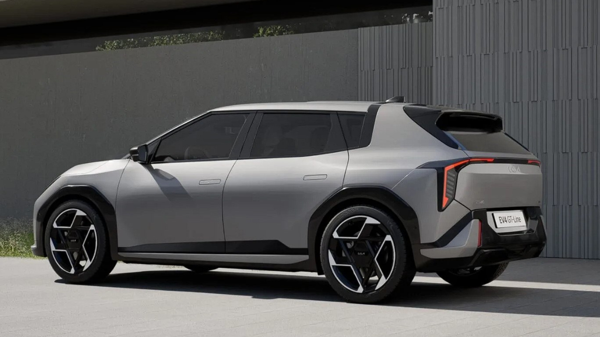Kia EV4 Avrupa’yı Sallıyor! 590 km Menzilli Yeni Elektrikli Hatchback