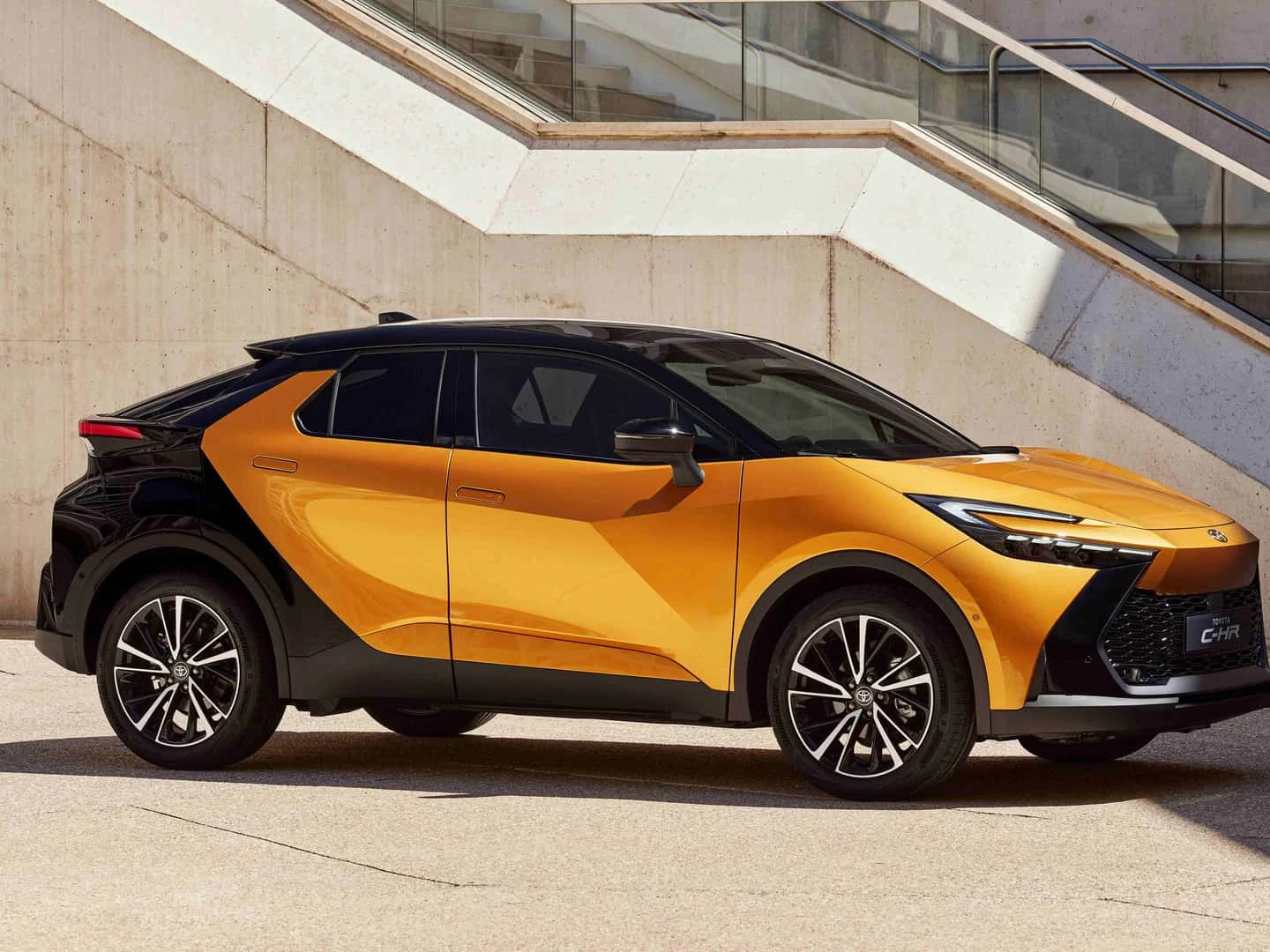 Yeni nesil Toyota C-HR resmen tanıtıldı