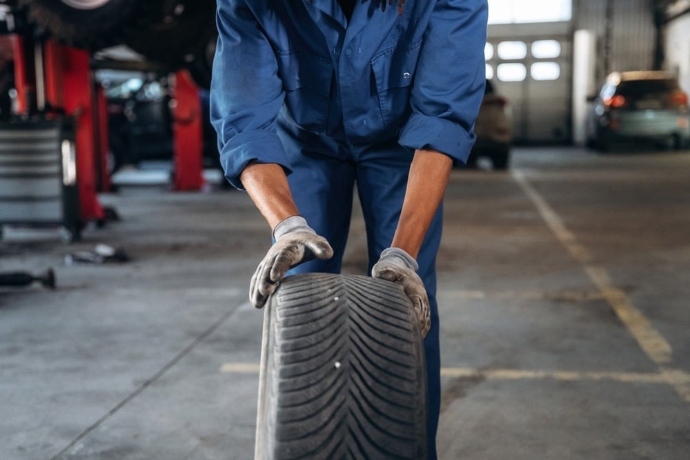 4 tekerleğinizi de kontrol edin: Bu işaret lastiğin ömrünün bittiğini  gösteriyor - Sözcü