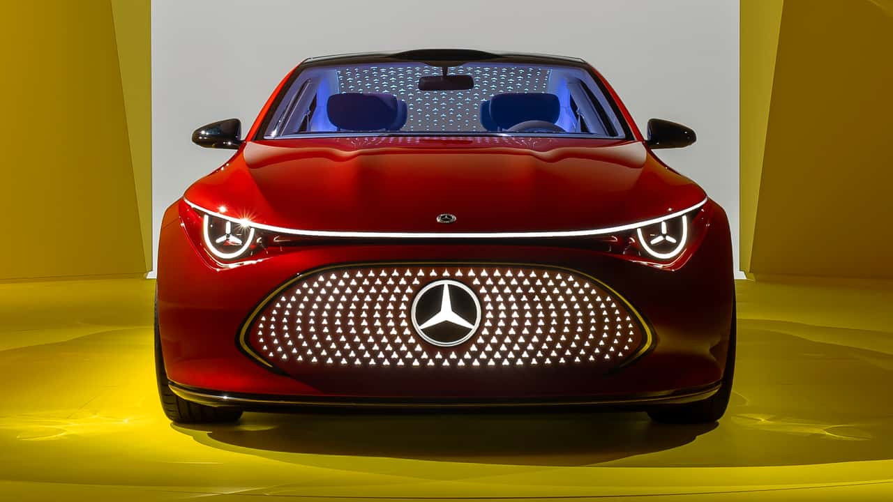 Mercedes-Benz CLA 2025: Elektrikli ve Hibrit Teknolojilerle Sedan Segmentinde Yeni Dönem
