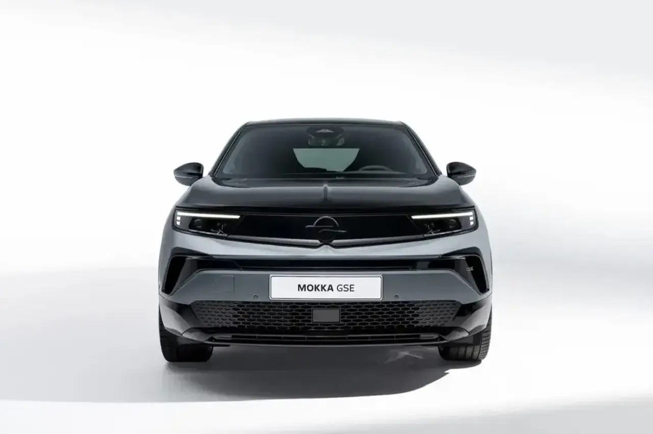 Opel Mokka GSE 2025 Türkiye’de Elektrikli SUV Sektörünü Yeniden Tanımlayan Sportif Değişim