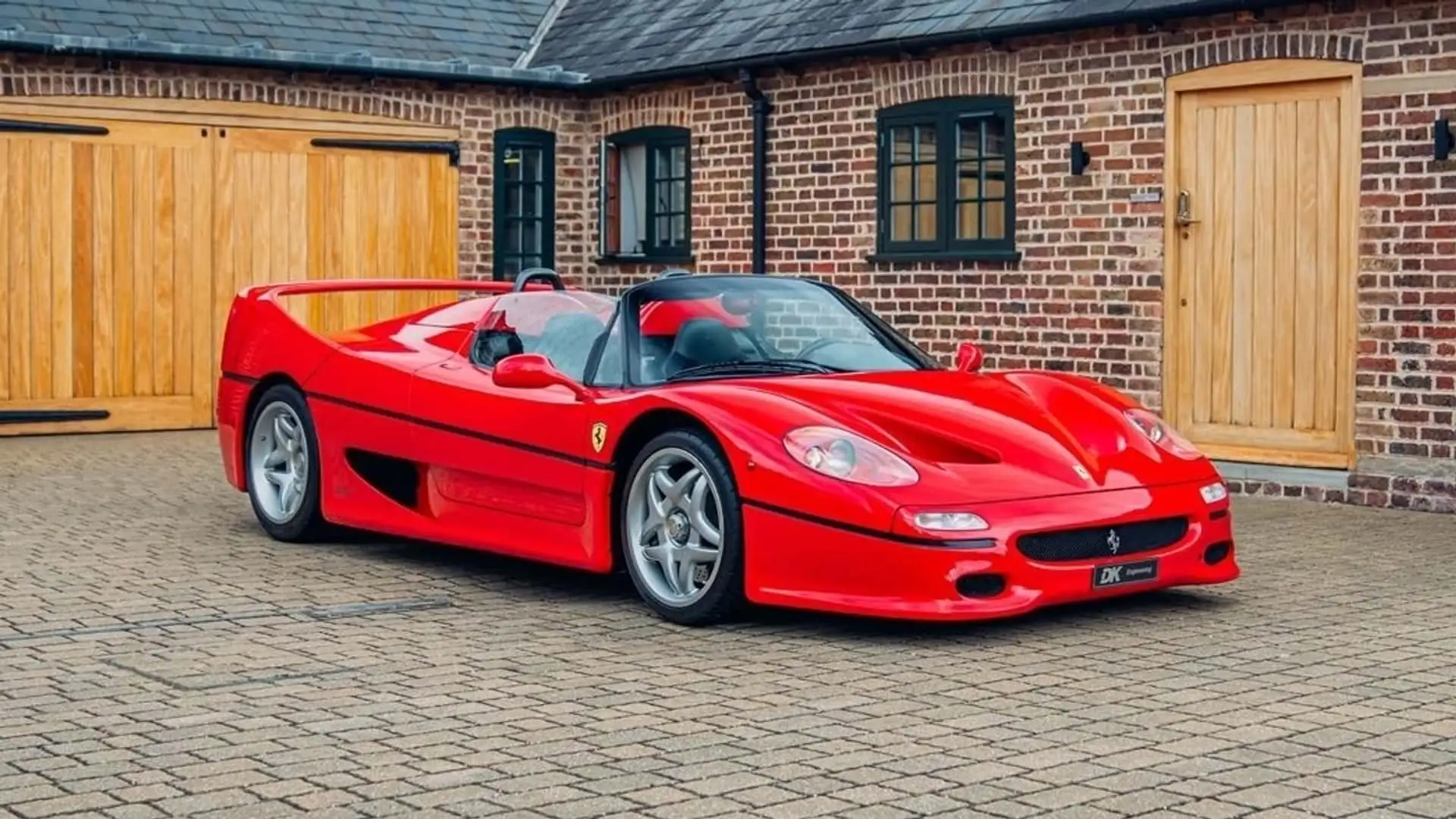 Bu ön-üretim Ferrari F50, benzersiz detaylara sahip