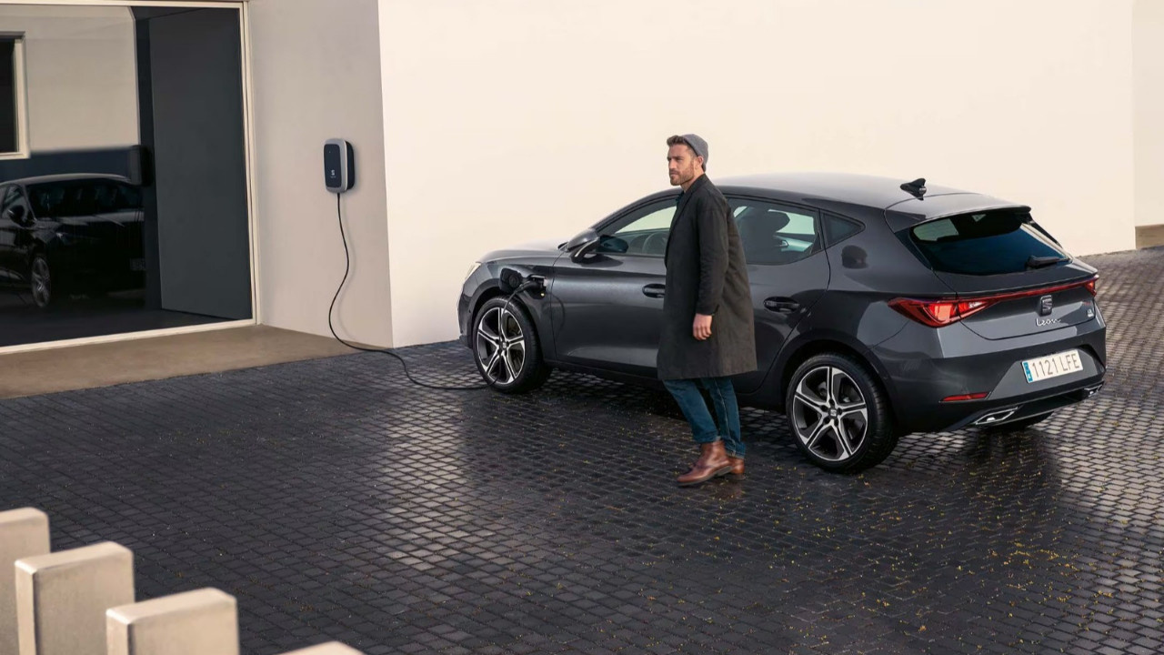 SEAT Leon e-HYBRID Türkiye’de Hibrit Otomobil Pazarını Sallamaya Hazırlanıyor