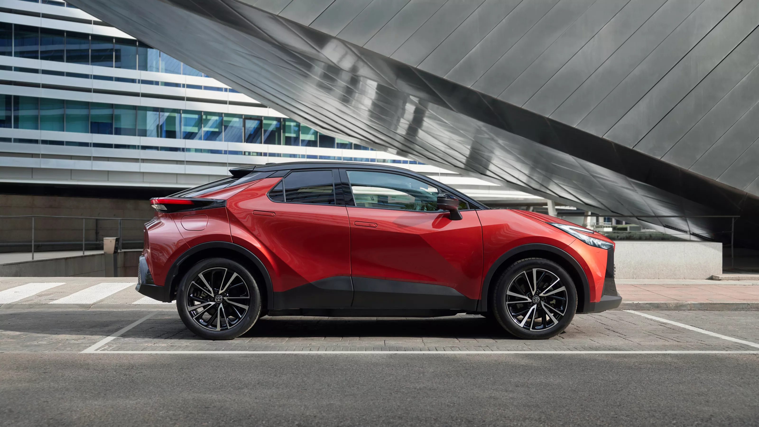 Toyota C-HR Hybrid Model ve Fiyat Listesi | Toyota Türkiye
