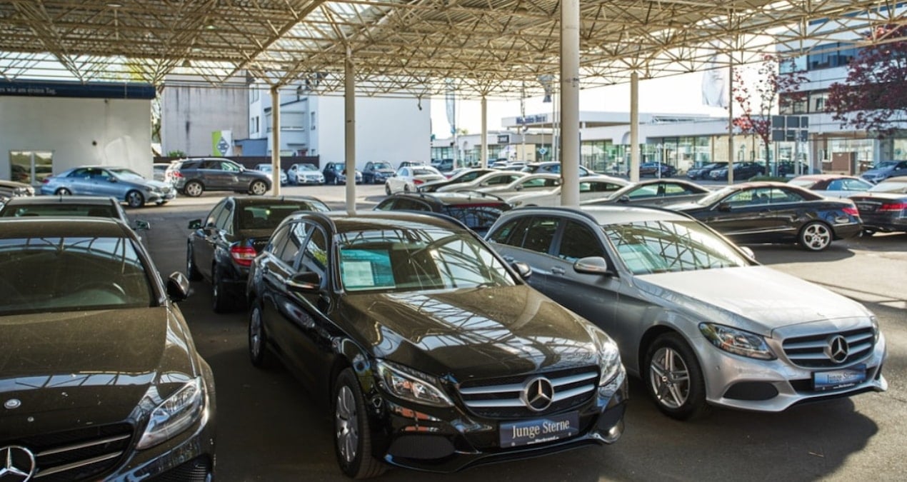 C-Serisi, GLC ve EQE Tehlikede mi? Mercedes-Benz’in Gizlenen Direksiyon Hatası Ortaya Çıktı