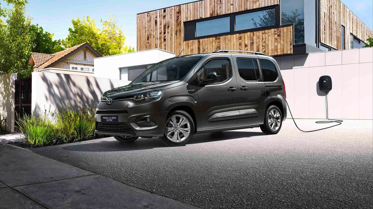 Doblo’yu Gölgede Bırakan Proace City, 7 Koltuklu Ticari Devrim!