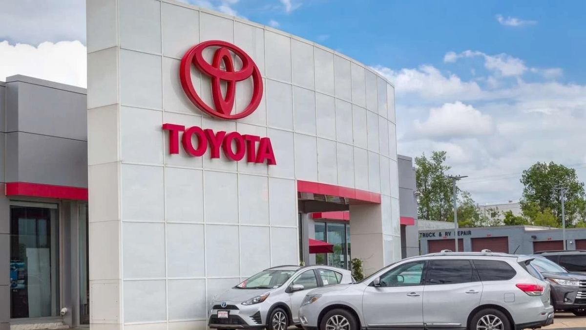 Toyota’nın Gizli Tehlikesi, 591 Bin Araçta Gösterge Paneli Hatası Hayati Uyarıları Saklıyor!