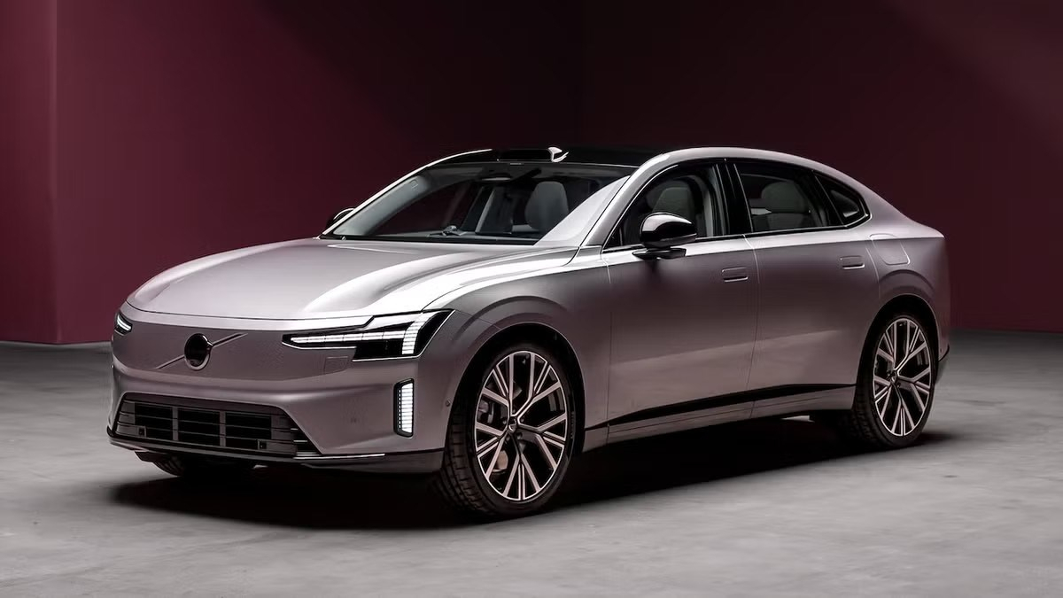 Volvo ES90 2026, 700 KM Menzil ve 680 Beygir Gücü ile Elektrikli SUV’a Yeni Soluk