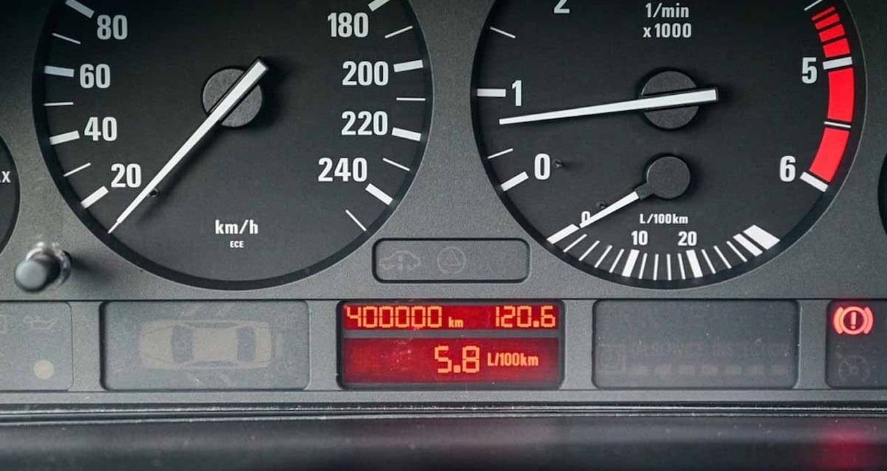 400.000 Kilometreyi Aşan, Dayanıklılıklarıyla Yollara Meydan Okuyan Efsane 7 Otomobil Markası