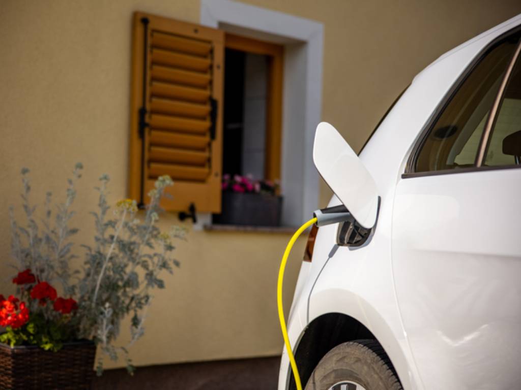 Elektrikli Araba Evde Nasıl Şarj Edilir? - arabam.com