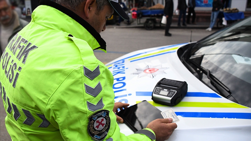 Trafik cezalarının artırılmasına yönelik düzenlemeleri de içeren kanun  teklifi TBMM'de