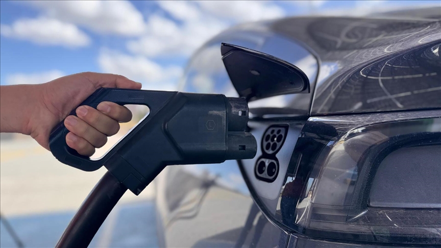 Küresel elektrikli araç satışlarında eylülde 2 milyon eşiği aşılarak rekor  kırıldı