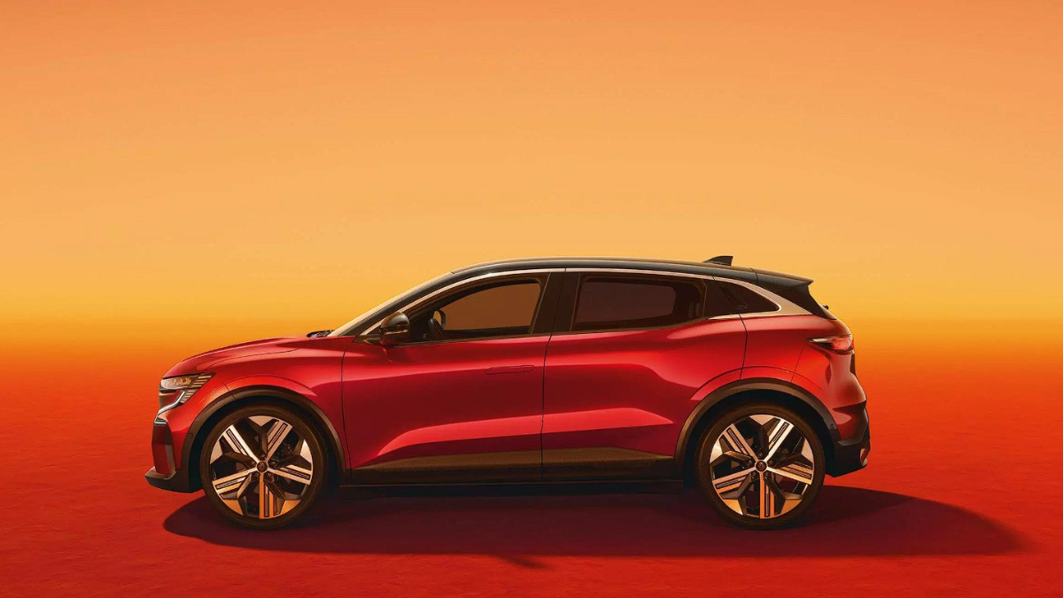 Renault Megane E-Tech 2025 Türkiye’de! Bu Özellik, Her Elektrikli Sürücüyü Şaşırtacak