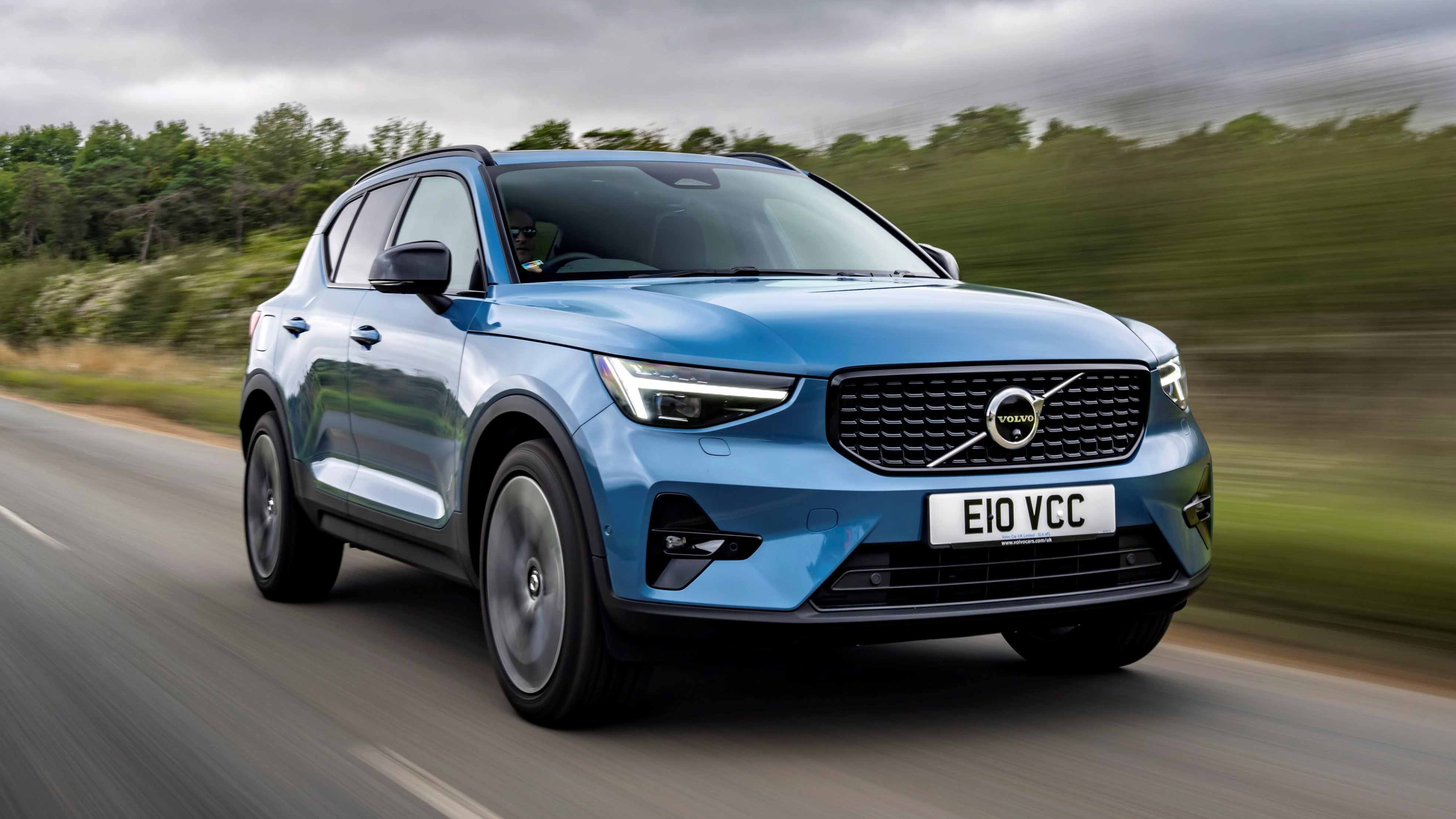 Volvo XC40 Review 2025 | Top Gear