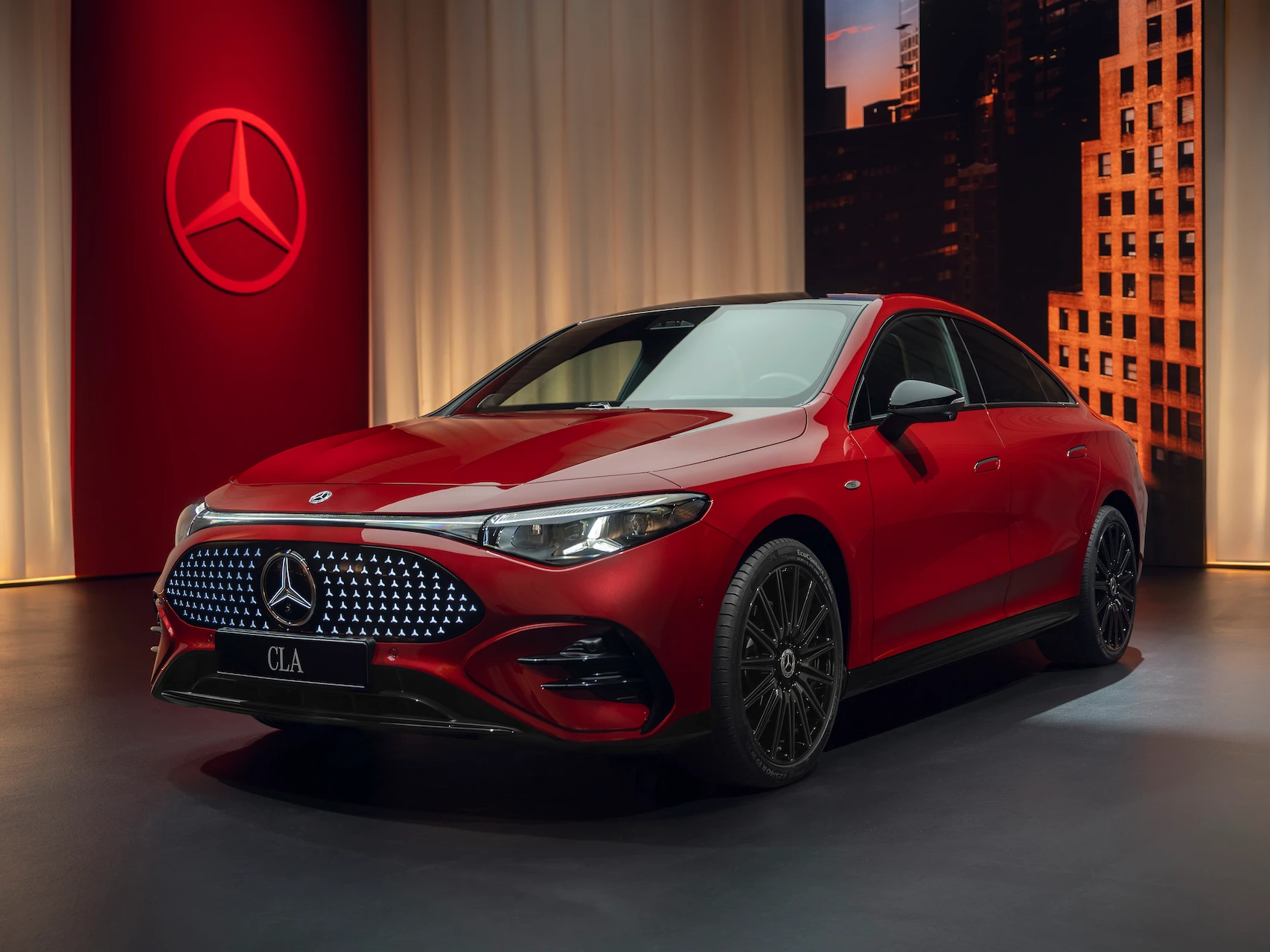 Yeni Mercedes-Benz CLA, yepyeni tasarım diliyle tanıtıldı!