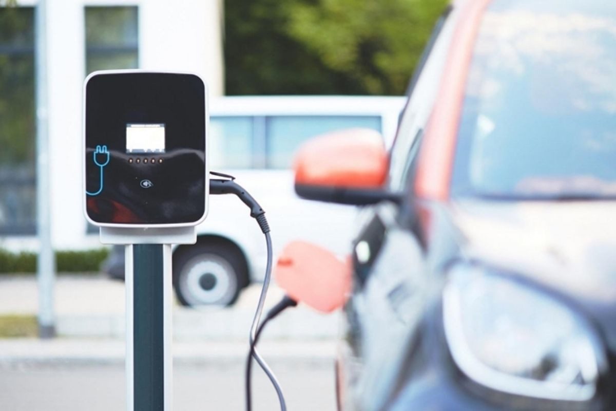 Elektrikli Araç Şarjı: Apartman ve Site Otoparklarında Riskler ve Çözüm Önerileri