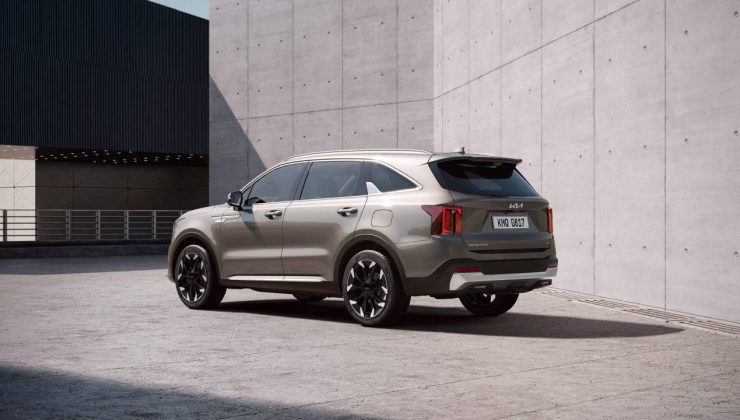 Kia Sorento Aralık 2024 Fiyat Listesi ve Özellikleri: Hibrit Teknolojiyle Fark Yaratan SUV!