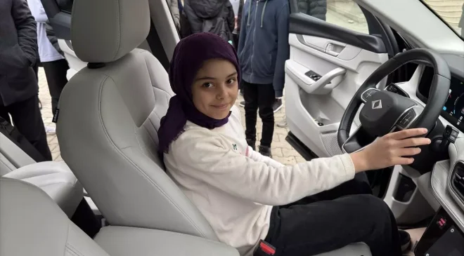 Öğrenciler Togg’u İnceledi