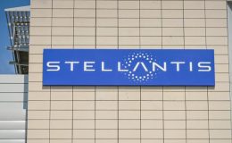 Stellantis, Torino Fabrikasında Elektrikli Araç Talebindeki Düşüş Nedeniyle Üretimi Geçici Olarak Durdurdu