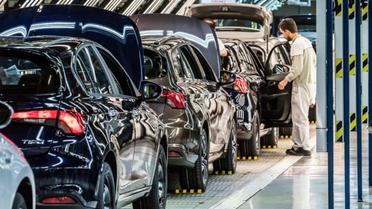 Yerli Otomobillere Taksit Düzenlemesi ile Destek: Yeni Karar Sektörü Nasıl Etkileyecek?