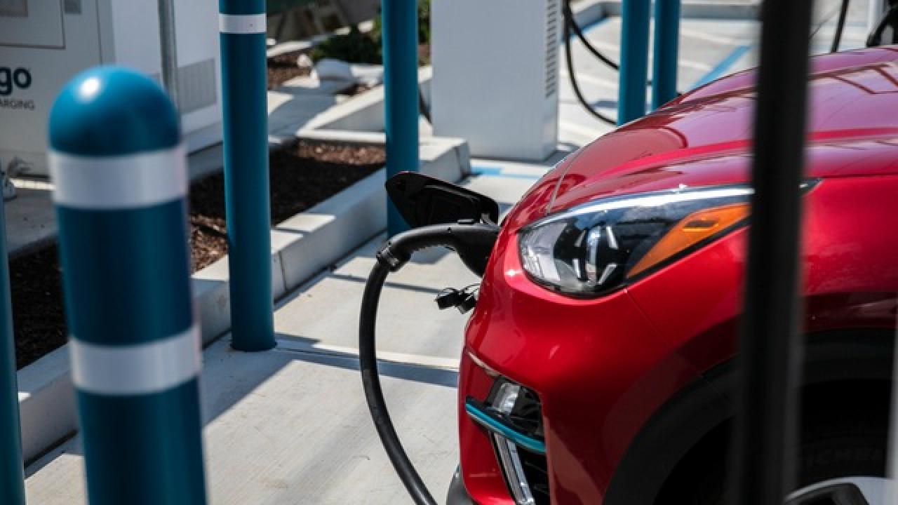 2024 Türkiye Otomobil Satışlarında Rekor Kırıldı, Elektrikli Araç Satışları Yükseldi