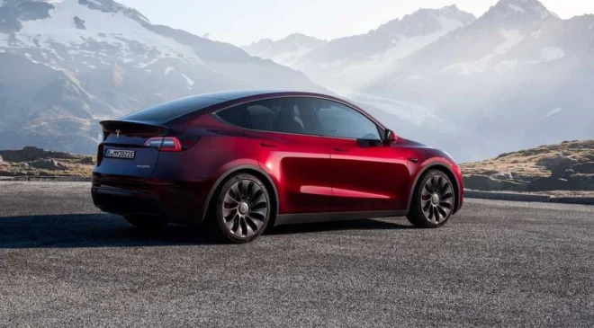 Tesla, Kanada’daki Otomobil Fiyatlarını 1 Şubat’ta Artırıyor