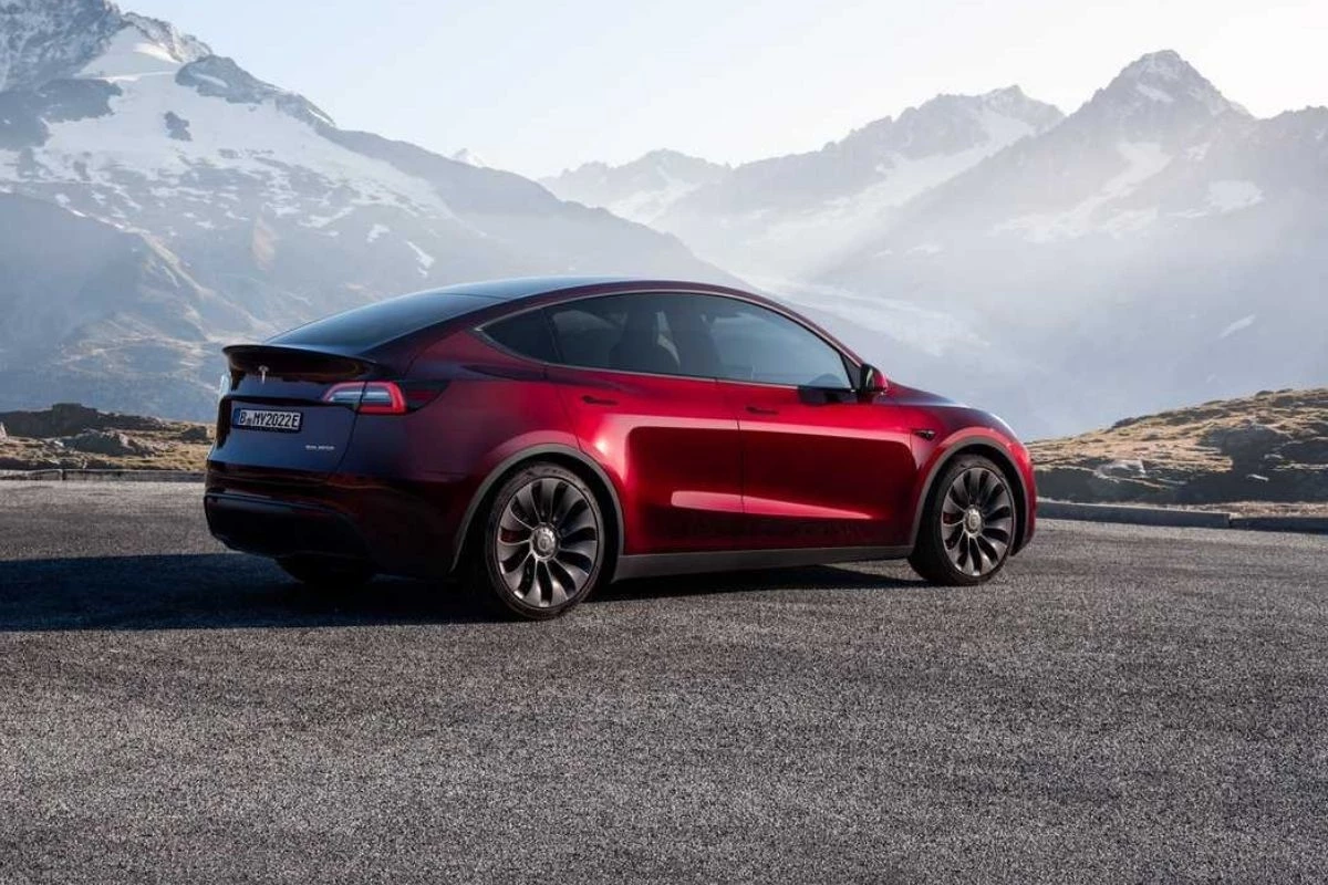 Tesla, Kanada’daki Otomobil Fiyatlarını 1 Şubat’ta Artırıyor