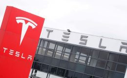 Tesla Model 3, 2025 En İyi Elektrikli Otomobil Ödülünü Kazandı: Hem Performans Hem de Fiyatla Öne Çıkıyor