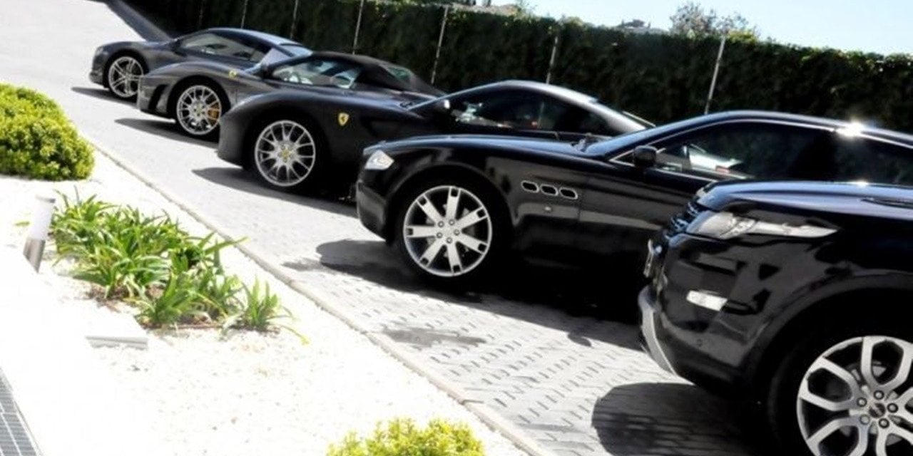 Türkiye’de Lüks Markaların En Ucuz Otomobilleri Belli Oldu: 2024 Satış Verileri Açıklandı