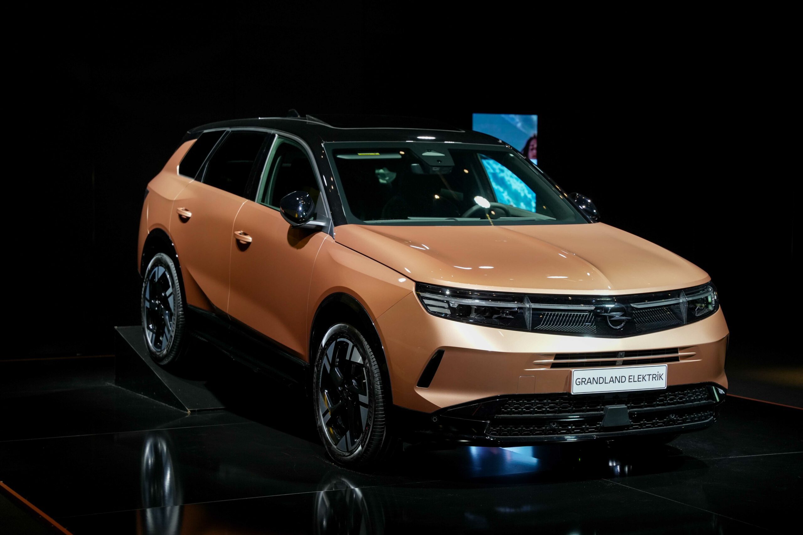 Yeni Opel Grandland Türkiye’de Satışta: Elektrikli ve Hibrit Seçeneklerle 1,8 Milyon TL’den Başlayan Fiyatlarla