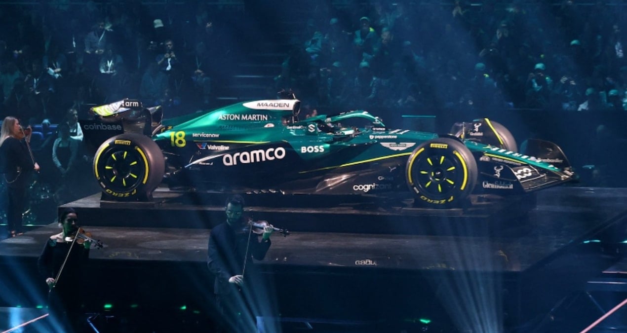 Aston Martin Elektrikli Geleceği Erteliyor, Hibrit Modellerle Yola Devam Ediyor!